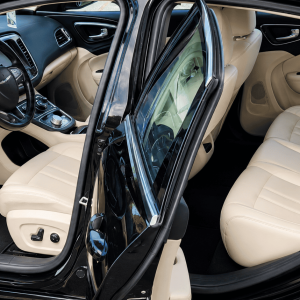 Chrysler 200 image 3